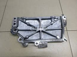 Задня кришка гбц Nissan Kingcab  2002 2.5 Дизель Вараш