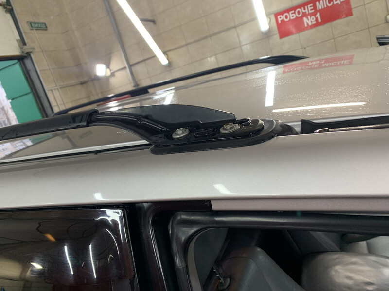 Передня заглушка на правий рейлінг Toyota Land Cruiser 100  2002 4.7 Бензин Хмельницкий