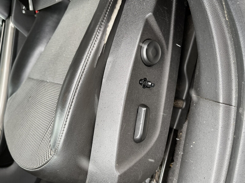 Кнопки сиденья Chevrolet Malibu  2012 2.4 Бензин 