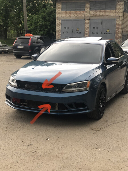Решетка бампера Volkswagen Jetta 6 2014 г.  2.0 л дизель Херсон