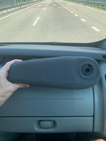 Підлокітник сидіння водія Renault Trafic 2  2010 2.5 Дизель 