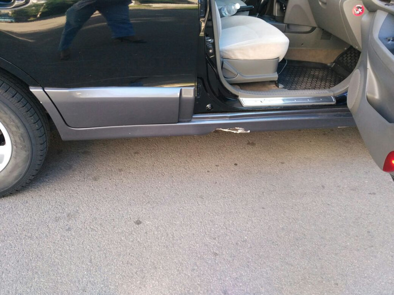 Поріг пластиковий правий Hyundai Santa FE  2005 універсал 2.0 Дизель Дніпро