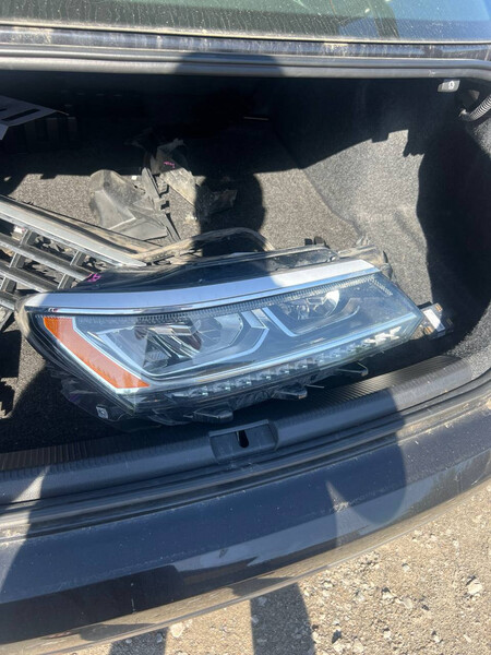 Галогенна фара ліва 561941773A   Volkswagen Passat