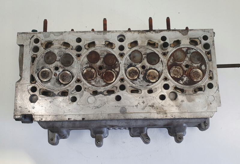 Головка двигателя Volkswagen Golf 6  2009 универсал 1.6 Дизель Винница