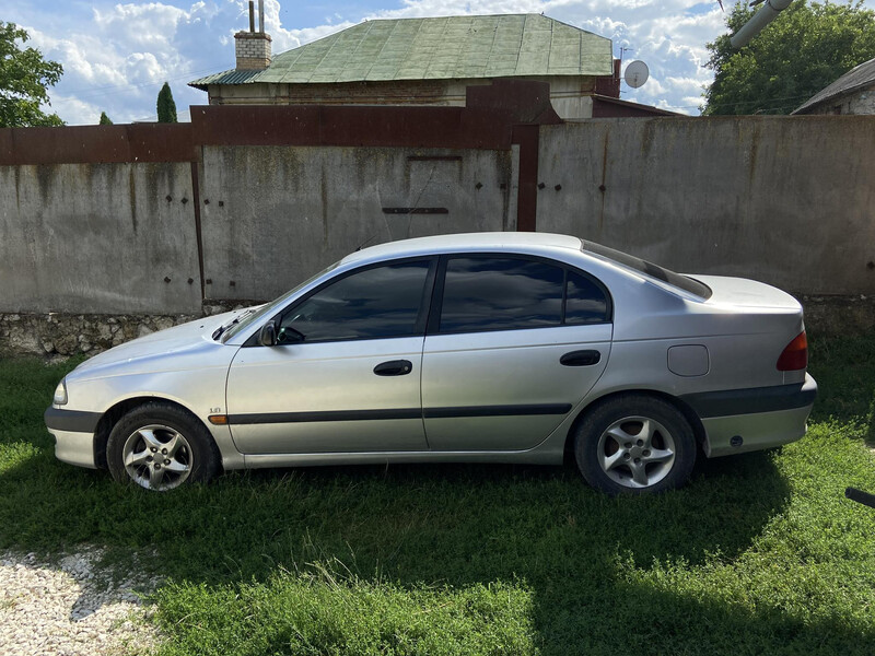 Бампер передний Toyota Avensis  1998  Электро 