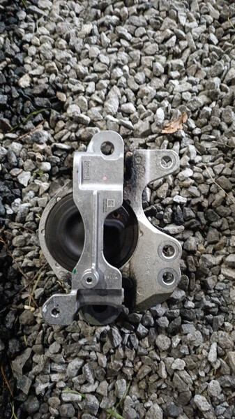 Подушка двигателя Ford Escape 2023 г.  1.3 л бензин