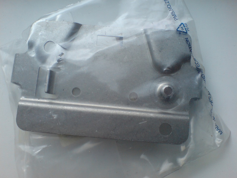 Кронштейн Ford C-Max  2006 хэтчбек 1.6 Бензин Киев
