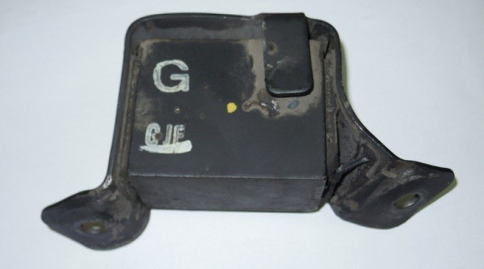 Демпфер подрамника Hyundai ix35  2011 2.0 Бензин Киев