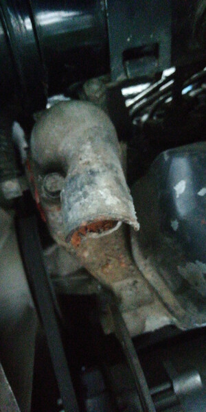 Крышка термостата Iseki TU 1600 1990  Дизель Бородянка