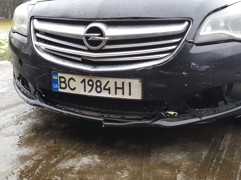 Бампер передний Opel Insignia A универсал 2014 г.  2.0 л дизель Львов
