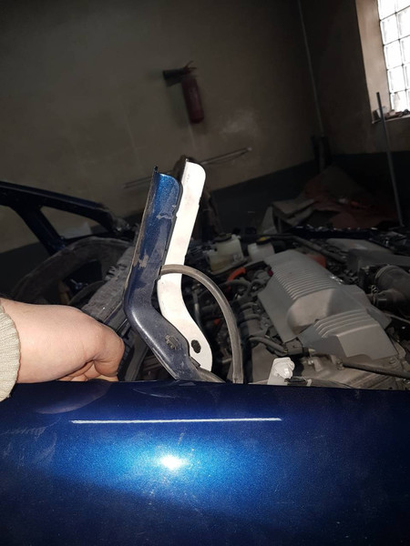 Петля капота ліва Toyota Prius 30  2012 1.8 Бензин 