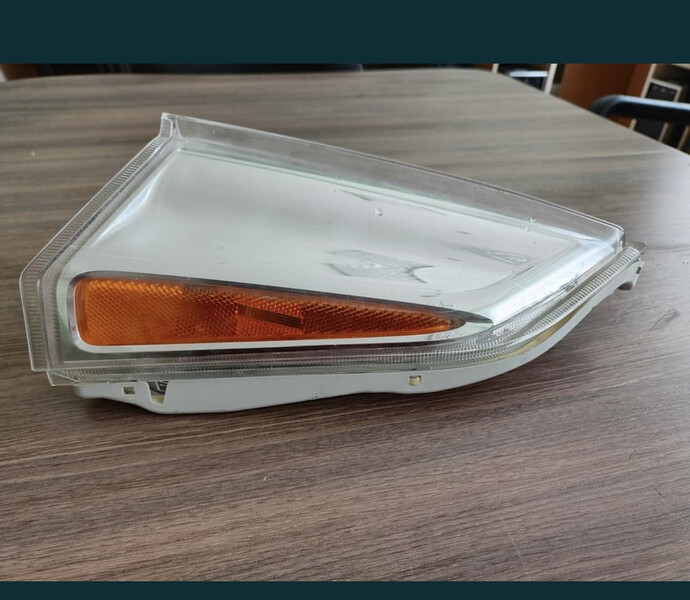 Поворотник фары правой Nissan Leaf  2014 хетчбек 1.0 Электро 