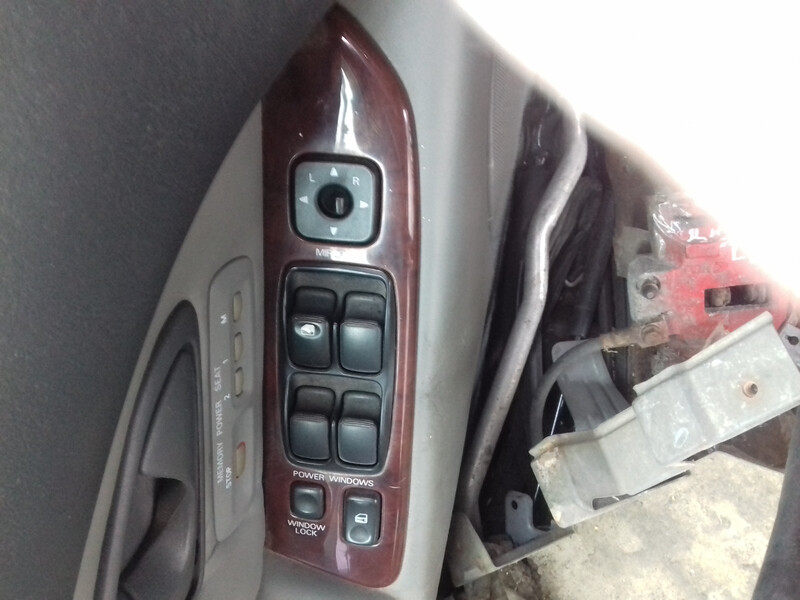 Пульт управления стеклоподъёмниками на левой передней двери Mitsubishi Diamante  2000 3.5 Бензин Киев