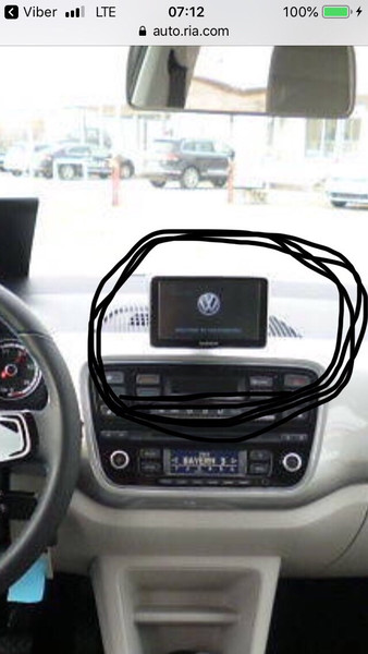 Дисплей бортового компьютера Volkswagen up 2016 г.  1.0 л электро Ровно
