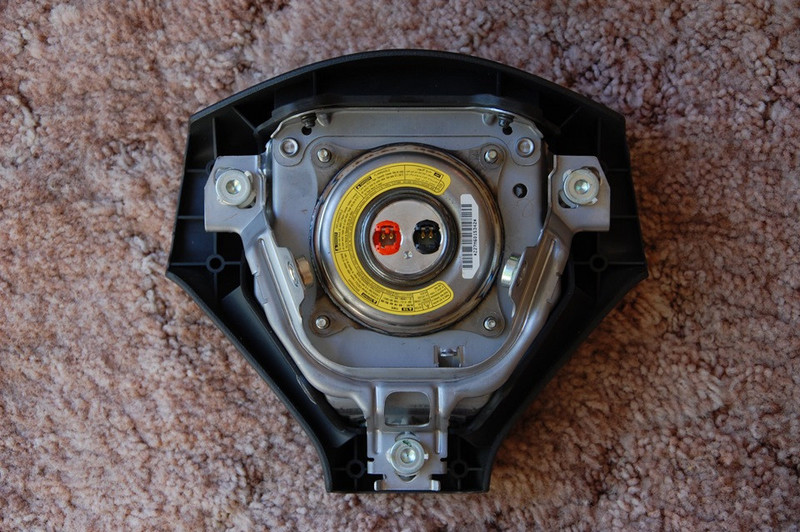 Пиропатрон в руль Nissan Juke f15 2014 хетчбек 1.6 Бензин 