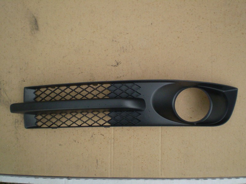 Решітка бампера ліва Volkswagen Sharan  2002 1.9 Дизель 