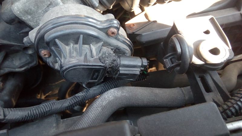 Дроссельная заслонка Ford C-Max  2005 универсал 2.0 Бензин Ирпень