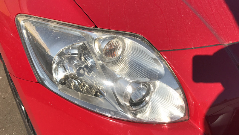 Галогенная фара левая 8117002460   Toyota Auris