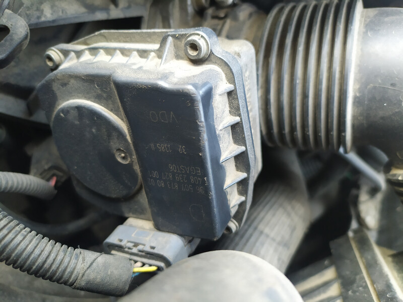 Дросельна заслонка Peugeot 307  2005 хэтчбек 2.0 Бензин Ровно