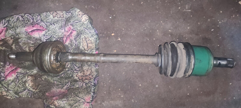 Полуось Mazda 626  1985 2.0 Бензин Калиновка