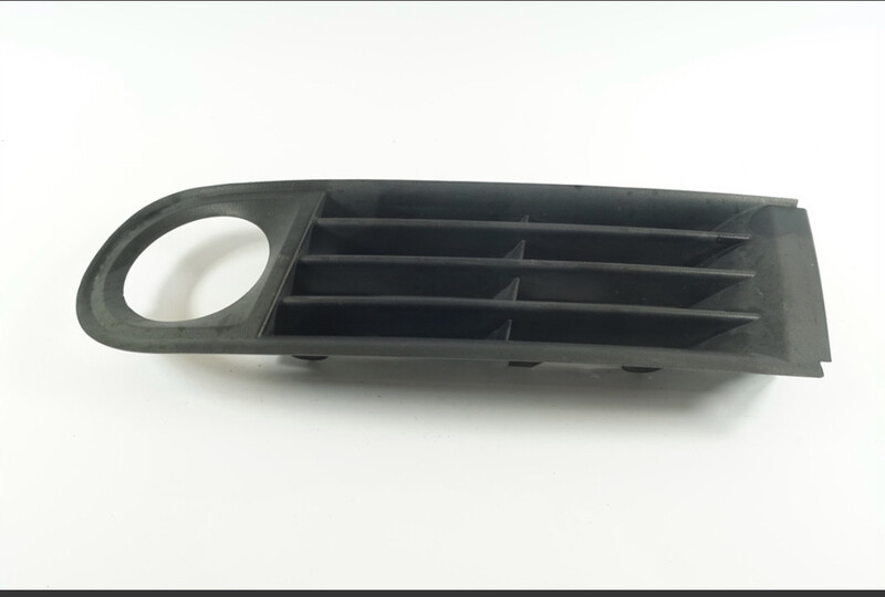 Решітка бампера ліва Audi A3 хетчбек 2001 р.  1.8 л бензин