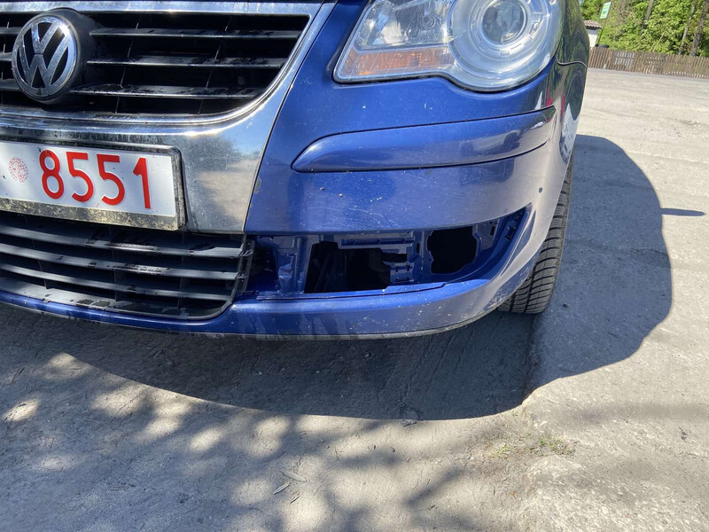Решетка бампера Volkswagen Touran  2006 16.0 Дизель Луцк