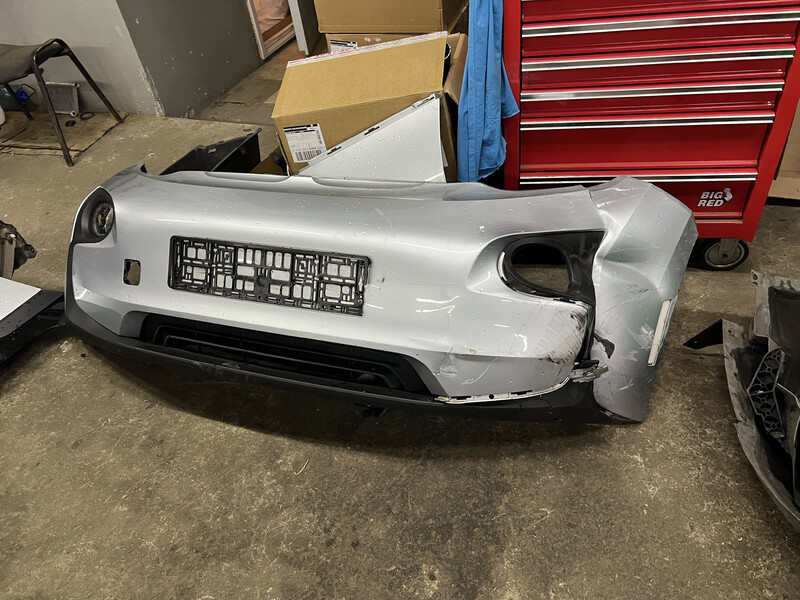 Бампер передній BMW i3 хетчбек 2014 р.  Дніпро