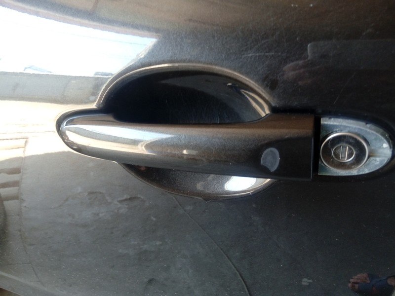 Накладака на ручку Nissan Juke  2011 хетчбек 2.0 Бензин 