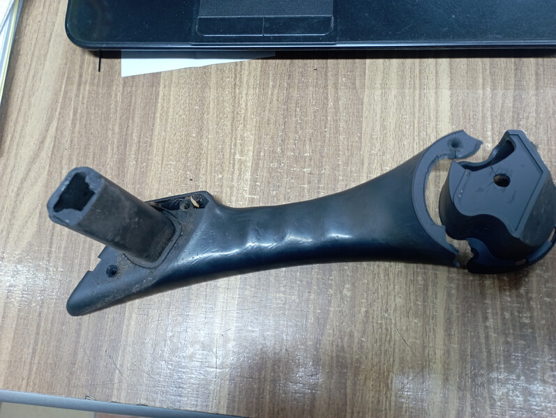 Ручка двери левая внутренняя Renault Megane 3  2009 универсал 1.6 Бензин Днепр