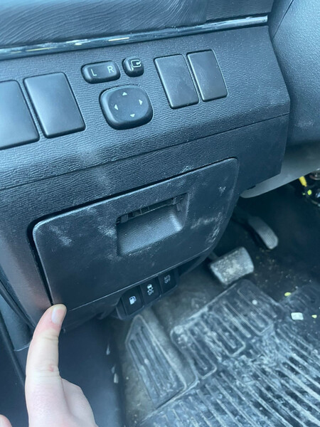 Бардачок мелочница Toyota Avensis  2012 1.8 Бензин 