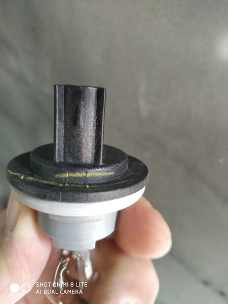 Патрон под лампочку в задний фонарь на тормоз габарит и поворот Jeep Grand Cherokee  2016 3.6 Бензин Львов