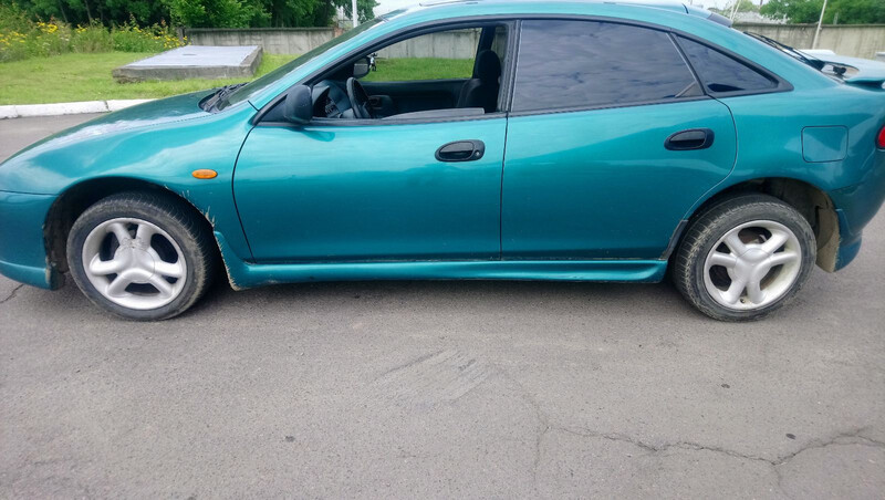 Накладка порога Mazda 323  1997 хэтчбек 2.0 Бензин Одесса