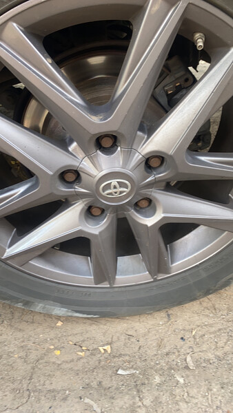 Колпак колеса Toyota Land Cruiser Prado 120  2007 5.7 Бензин Краматорск