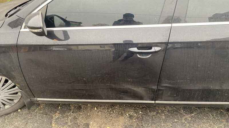 Водійська дверка чорна lc9x б7 Volkswagen Passat B7 универсал 2012 г.  2.0 л дизель Луцк