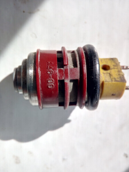 Форсунка Nissan Sunny B12  1987 