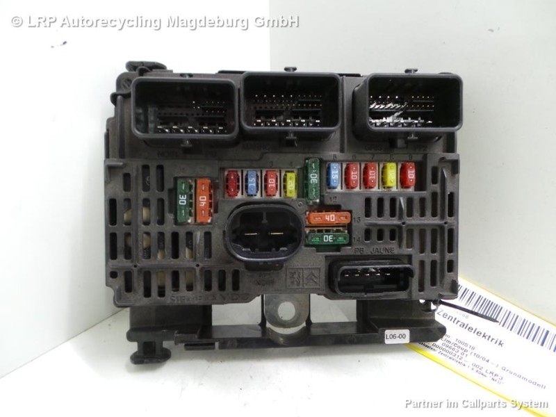 Блок запобіжників Peugeot 307  2006 2.0 Бензин Чернівці