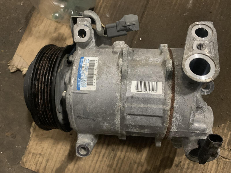 Компрессор кондиционера Jeep Compass 2018 г.  2.4 л бензин Киев