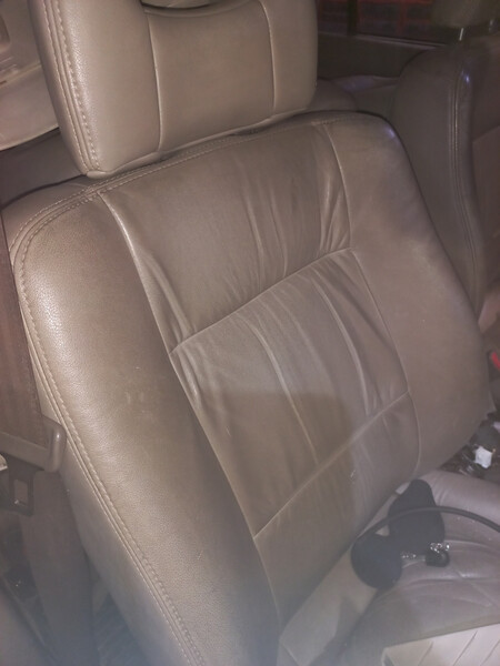 Сидения передние кожа беж Mitsubishi Pajero Sport  2004 3.0 Бензин Киев