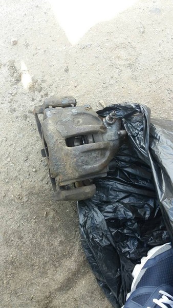 Тормозной суппорт задний 2D0615424   Volkswagen LT