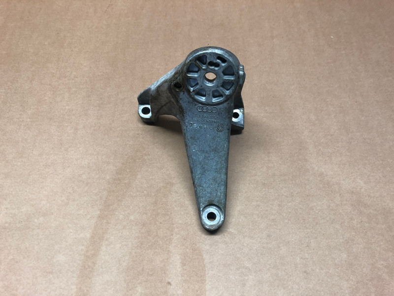 Кронштейн двигателя 7L8199308F   Audi Q7, Volkswagen Touareg