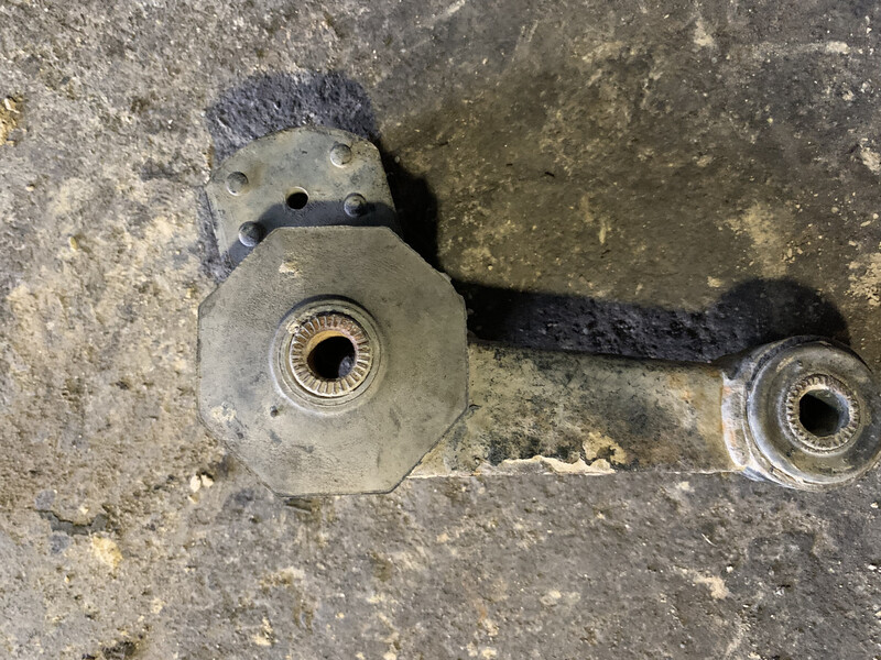 Задня подушка двигуна нижня косточка Land Rover Freelander  2001 1.8 Бензин 