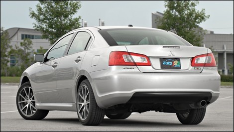 Задний бампер Mitsubishi Galant 9  2009 2.5 Бензин Тернополь