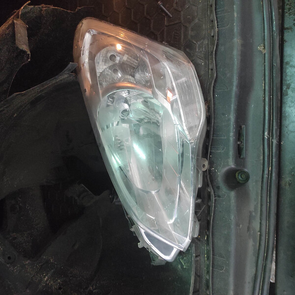 Передня фара Citroen Berlingo  2011 1.6 Дизель 
