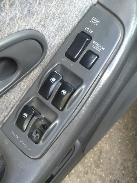 Кнопки ЭСП Kia Clarus 1998 г.  2.0 л бензин Киев