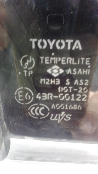 Стекла передних дверей Toyota Land Cruiser Prado 120 2004 р.  4.0 л бензин Новомосковськ