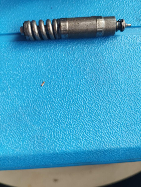 Толкатель или перепускной клапан Toyota RAV4  2006 2.2 Дизель Запорожье