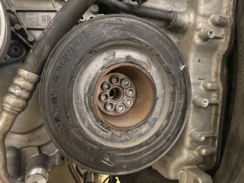 Шкив двигуна Volkswagen Touareg  2013 3.0 Дизель Ровно