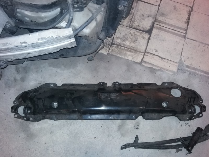 Верхняя часть телевизора 51647033741   BMW 5 Series