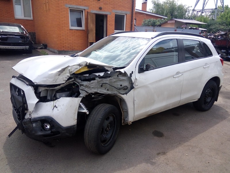 Капот, левое крыло, бампер, левая четверть, левая фара Mitsubishi ASX хэтчбек 2012 г.  1.8 л бензин Киев