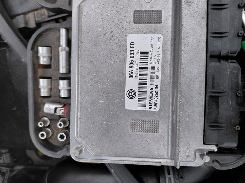 Блок управления двигателем Volkswagen Touran универсал 2007 г.  1.6 л бензин Миргород